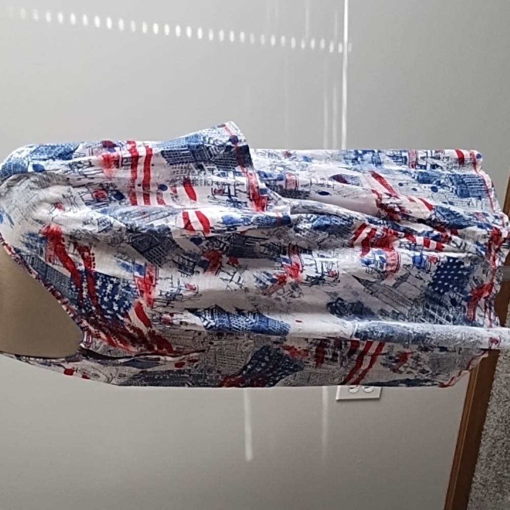 4/$18 NWOT Onque Casual Patriotic Tee - Picture 2 of 9